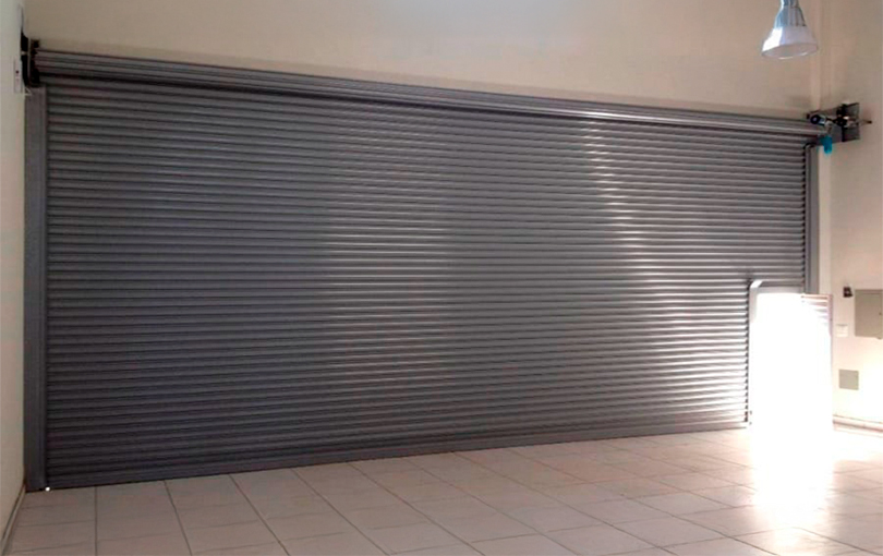 Descubra as principais curiosidades sobre portas automáticas de enrolar